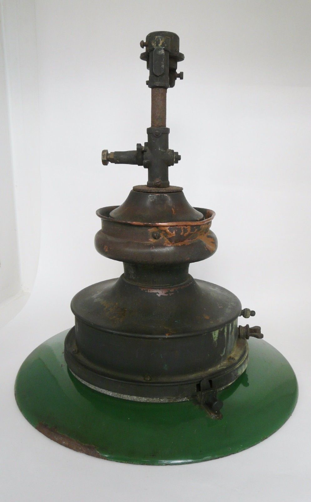 Antique street lighting/ railway gas light fitting green enamel shade