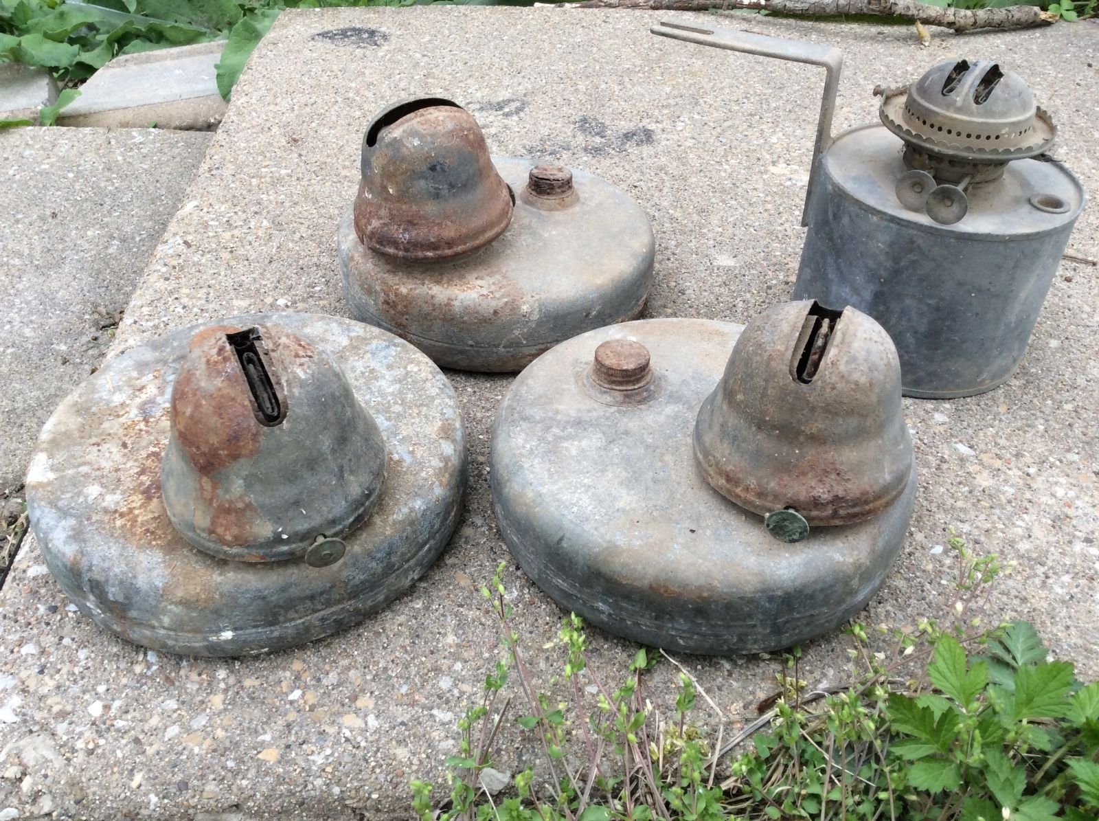 4 ANTIQUE Metal GALVANIZED Lantern LAMP Brooder CHICKEN Coop KEROSENE