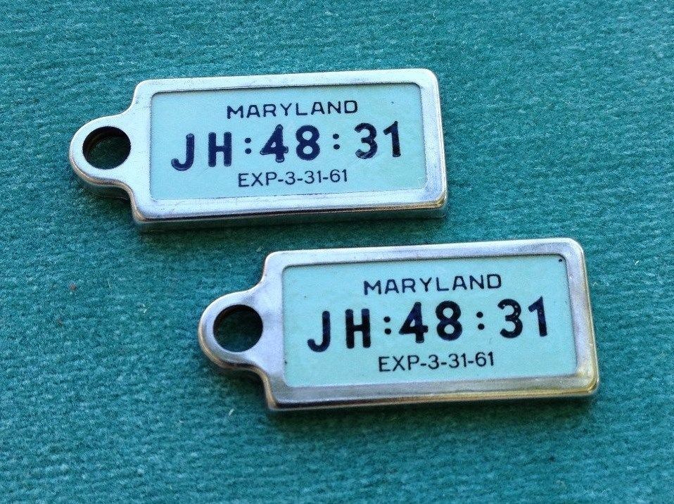 pair-vintage-dav-maryland-license-plate-key-chain-tags-1961-antique