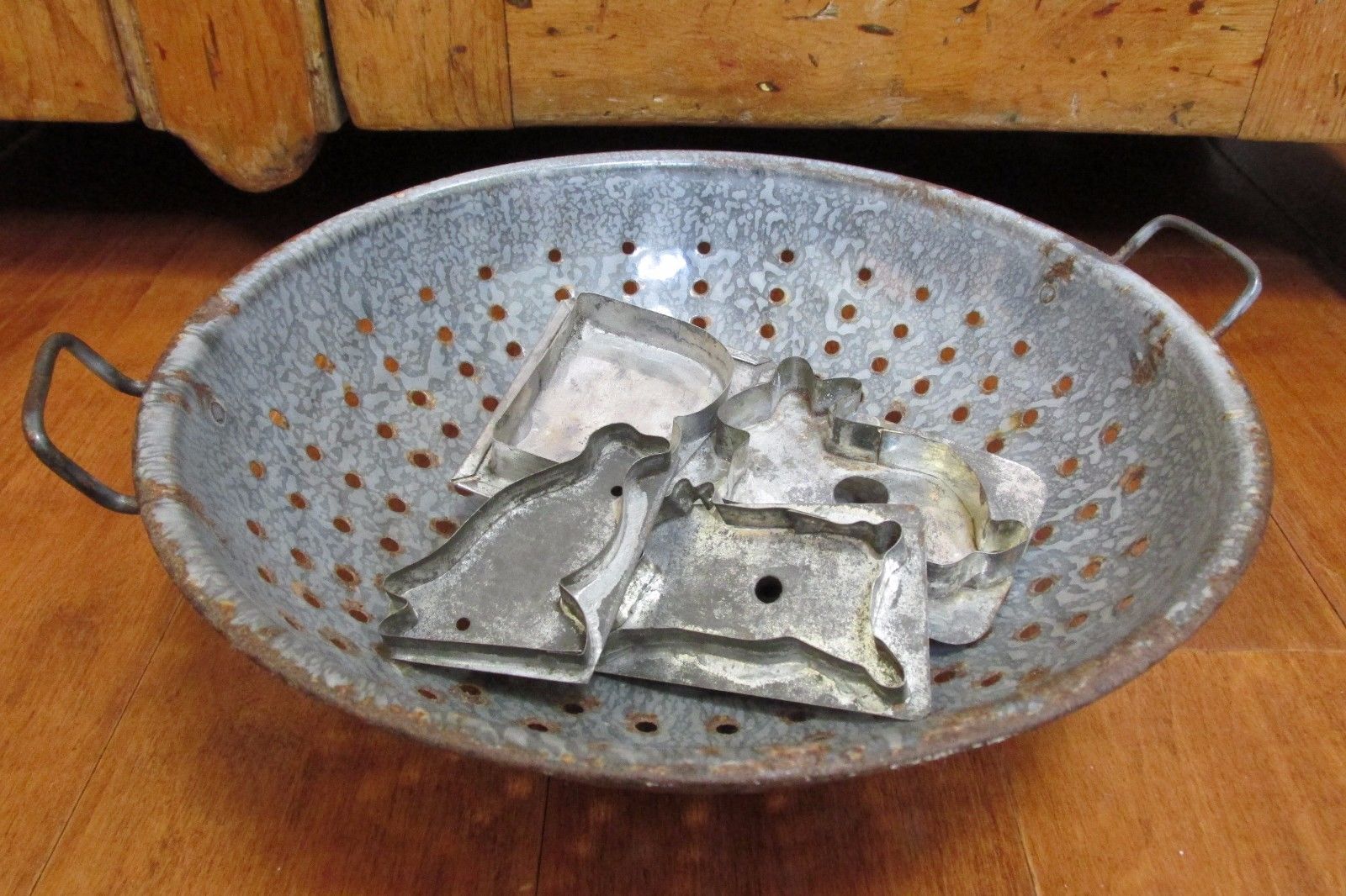 Antique Primitive Granite Colander, Cookie Cutters, Country, Farm House, Vintage Antique
