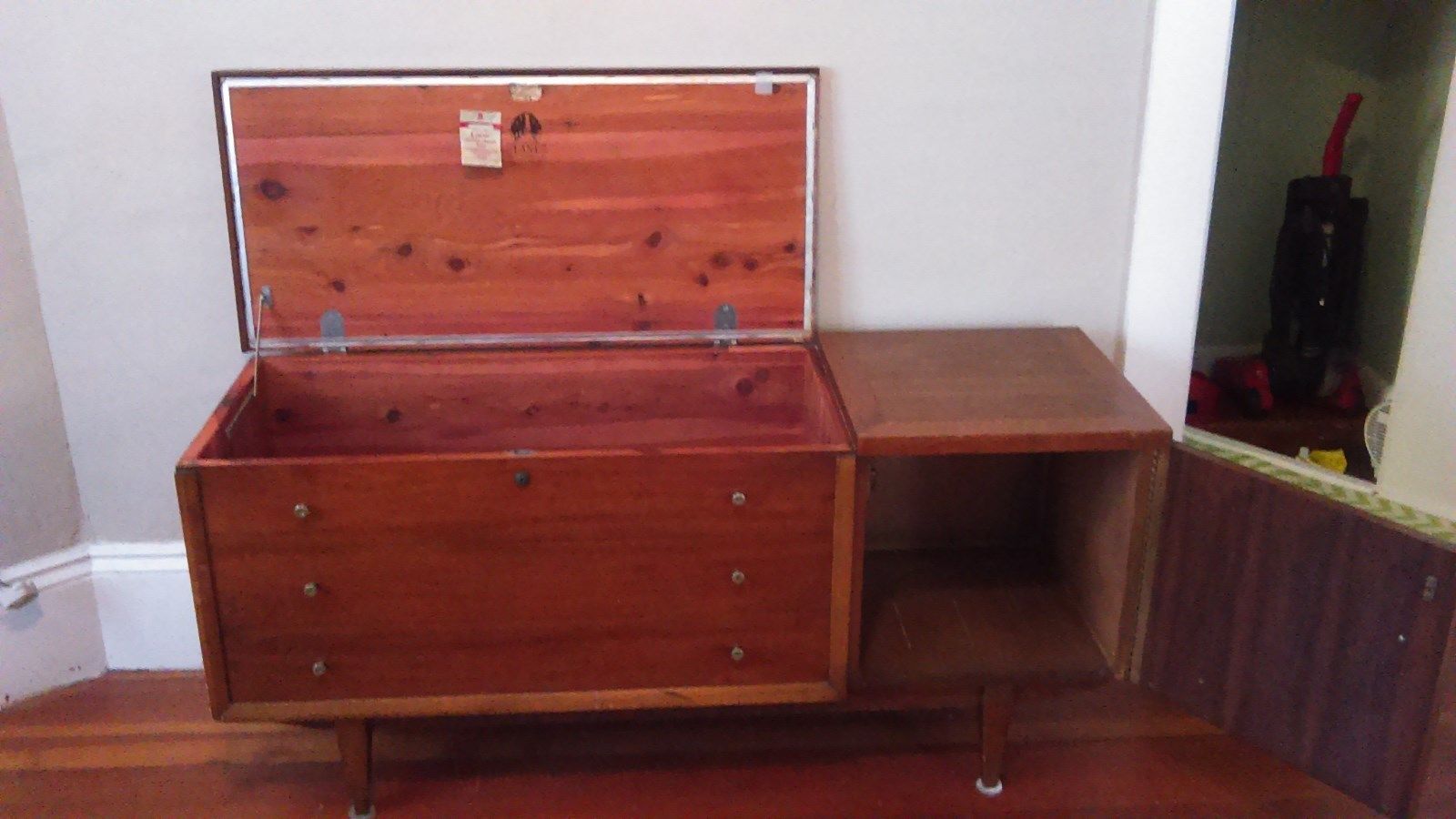 MIDCENTURY MODERN LANE CEDAR WOOD HOPE CHEST BEAUTIFUL! LOCK UPDATED!! Antique Price Guide