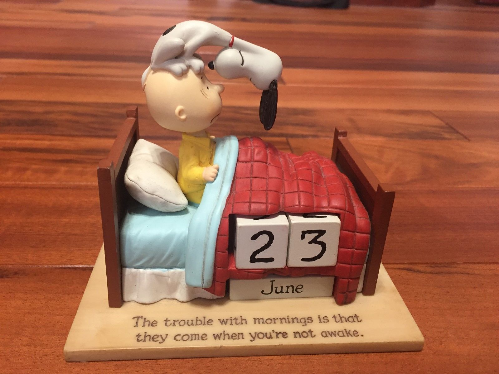 hallmark-peanuts-charlie-brown-snoopy-perpetual-calendar-figurine-the