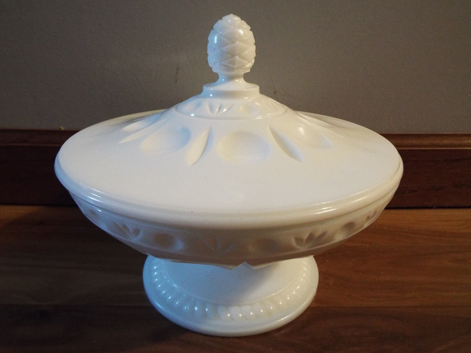 White Milk Glass Candy Nut Dish w/ lid Thumbprint Wheat Pattern