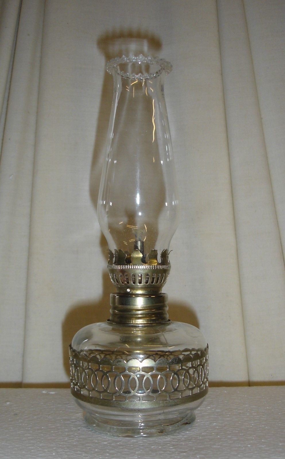 Beautiful glass nursery oil lamp Antique Price Guide Details Page