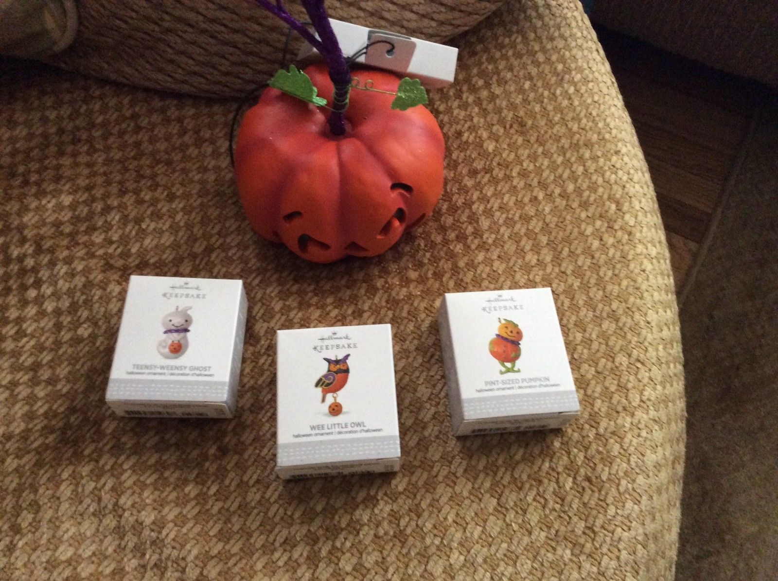 Hallmark Halloween Miniature Ornament Tree With Light Pumpkin with