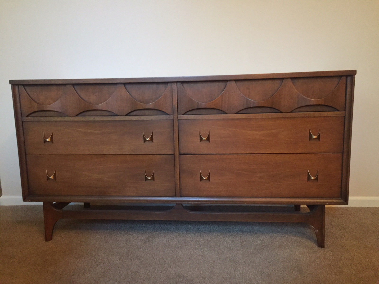 Broyhill Brasilia Credenza W Mirror Magna Dresser Night