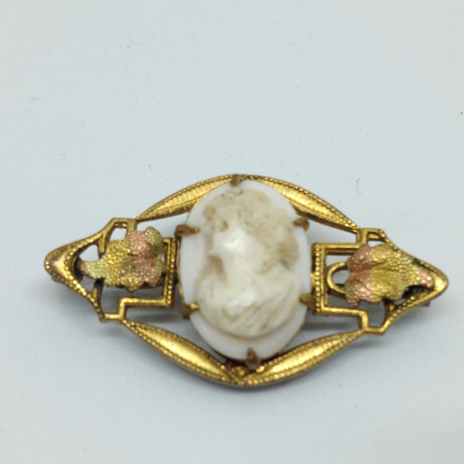 Antique ALL Signed VICTORIAN WHITE SHELL CAMEO BROOCH PIN 10k Gold Leaf