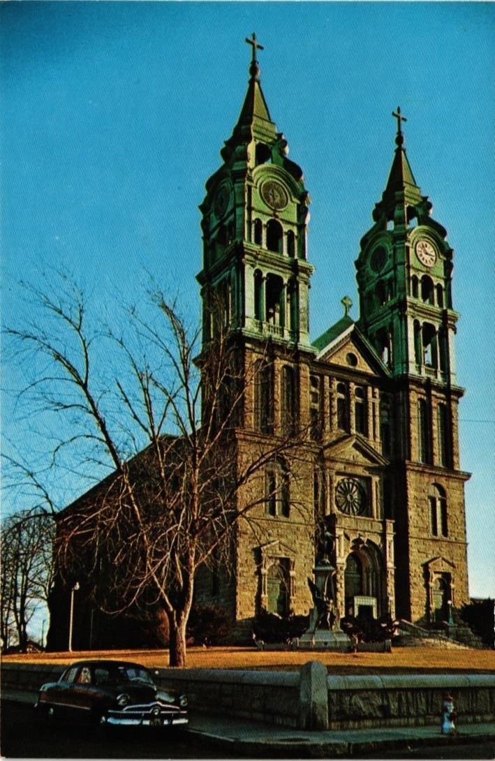 DR JIM STAMPS US NOTRE DAME DE LOURDES FALL RIVER MASSACHUSETTS