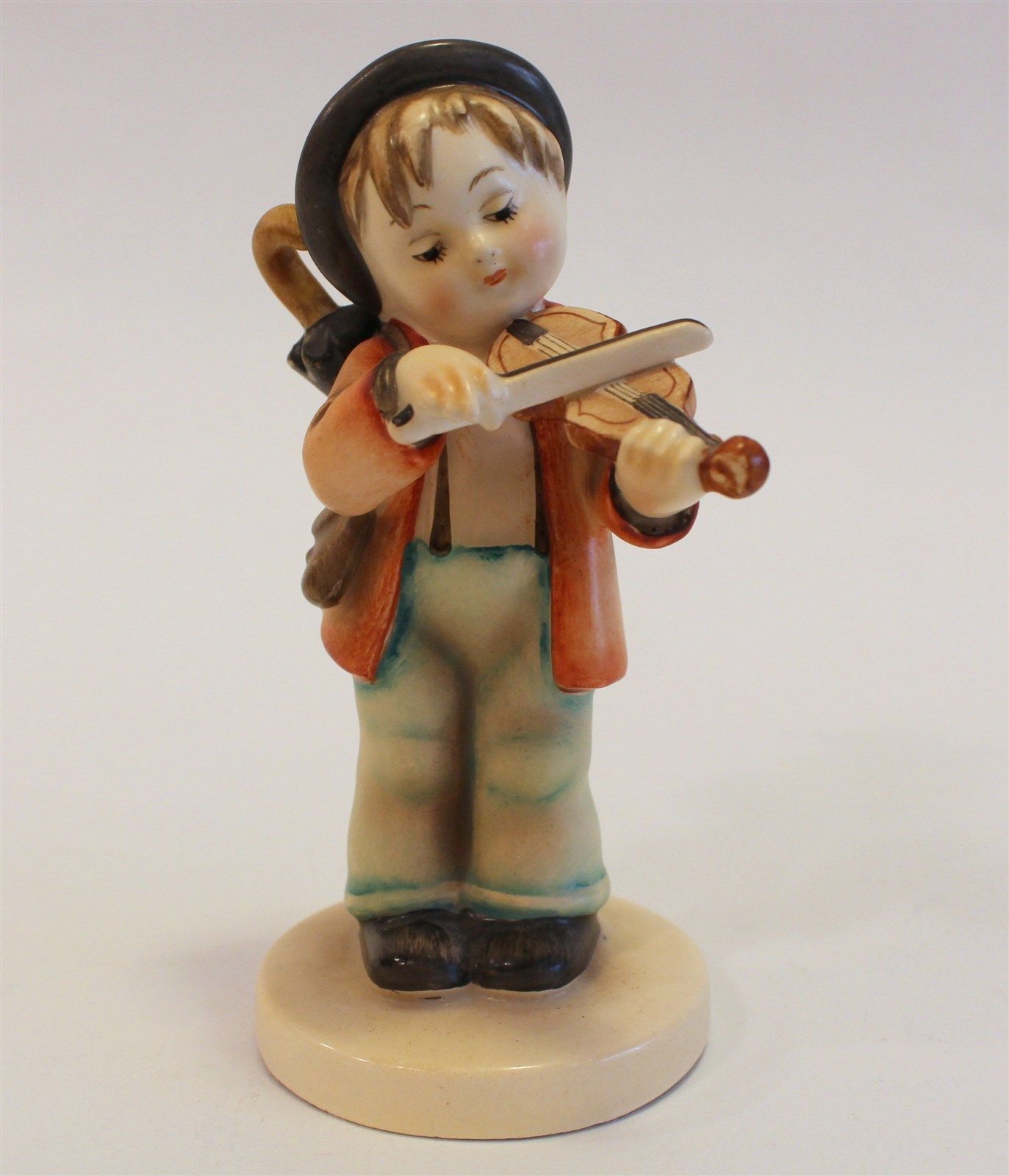 hummel figurine little fiddler