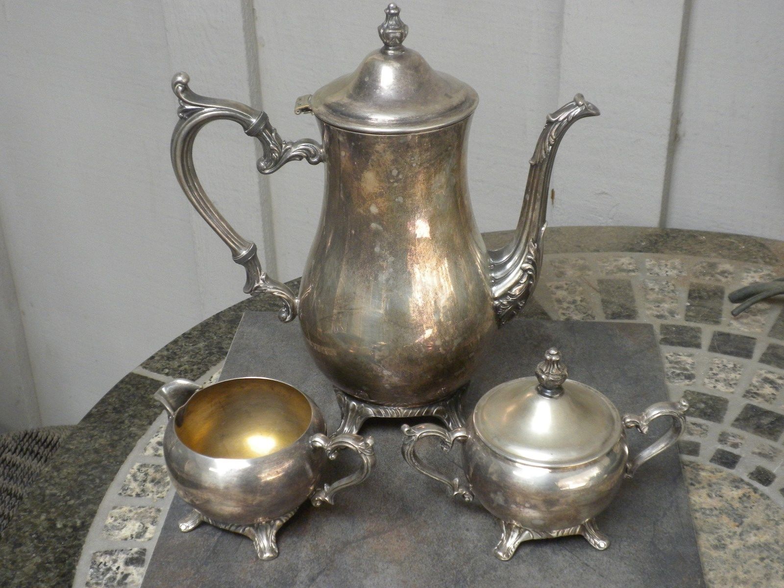 Download VINTAGE WM ROGERS 800 SILVER PLATE 3 PIECE COFFEE/TEA SET -- Antique Price Guide Details Page
