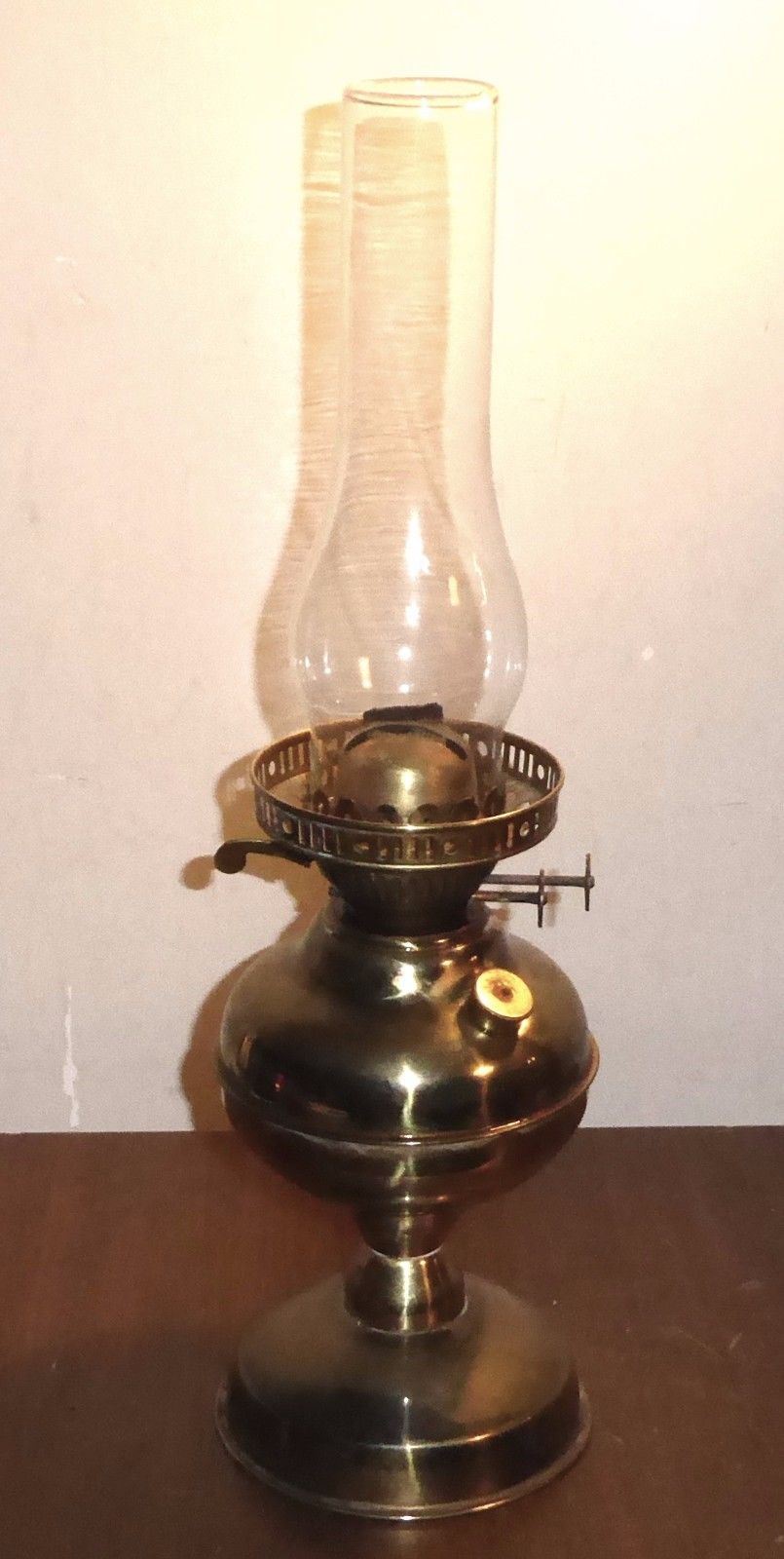 Vintage "Veritas" brass oil lamp Antique Price Guide Details Page