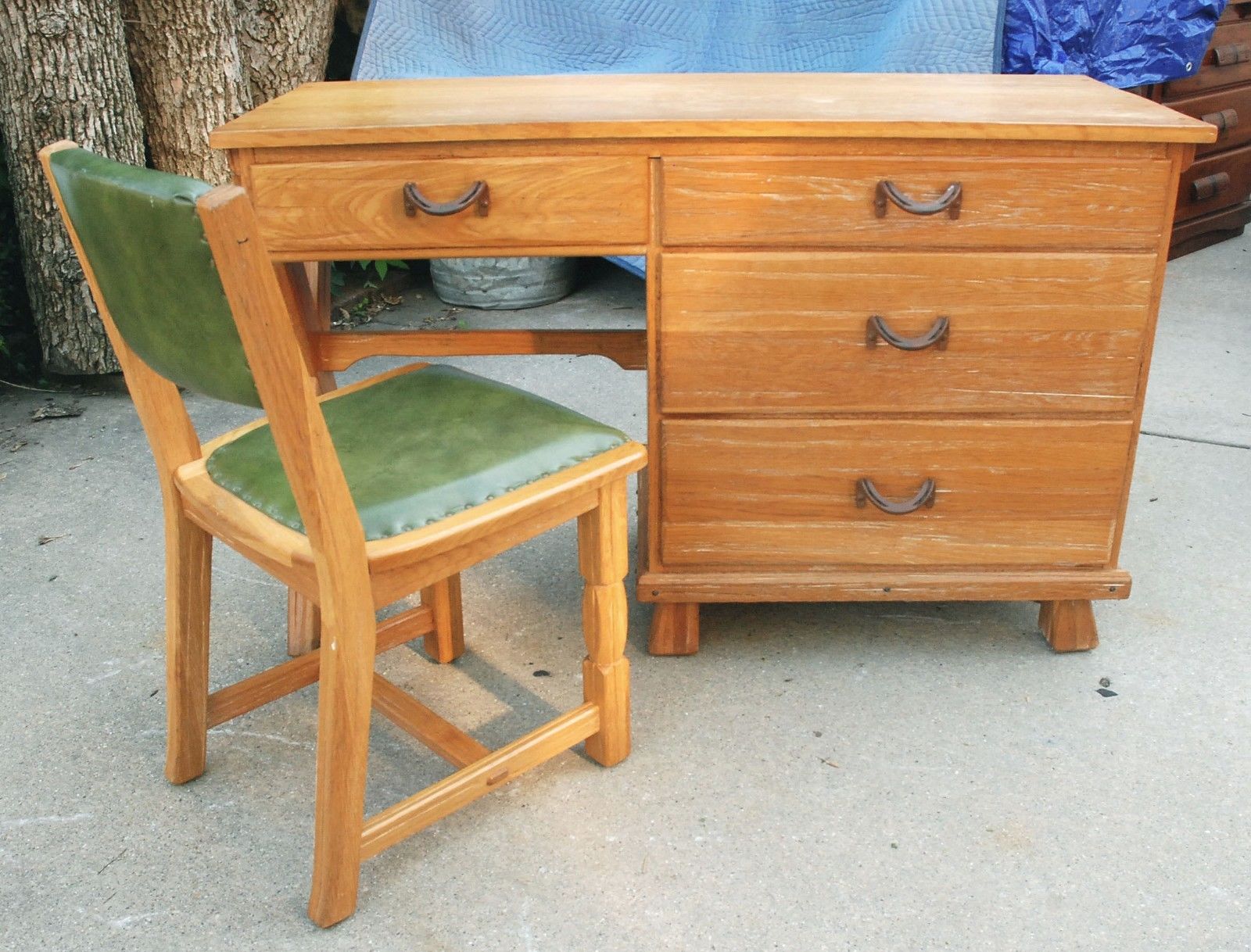 Brandt Ranch Oak Desk W Original Chair Blonde Light Oak