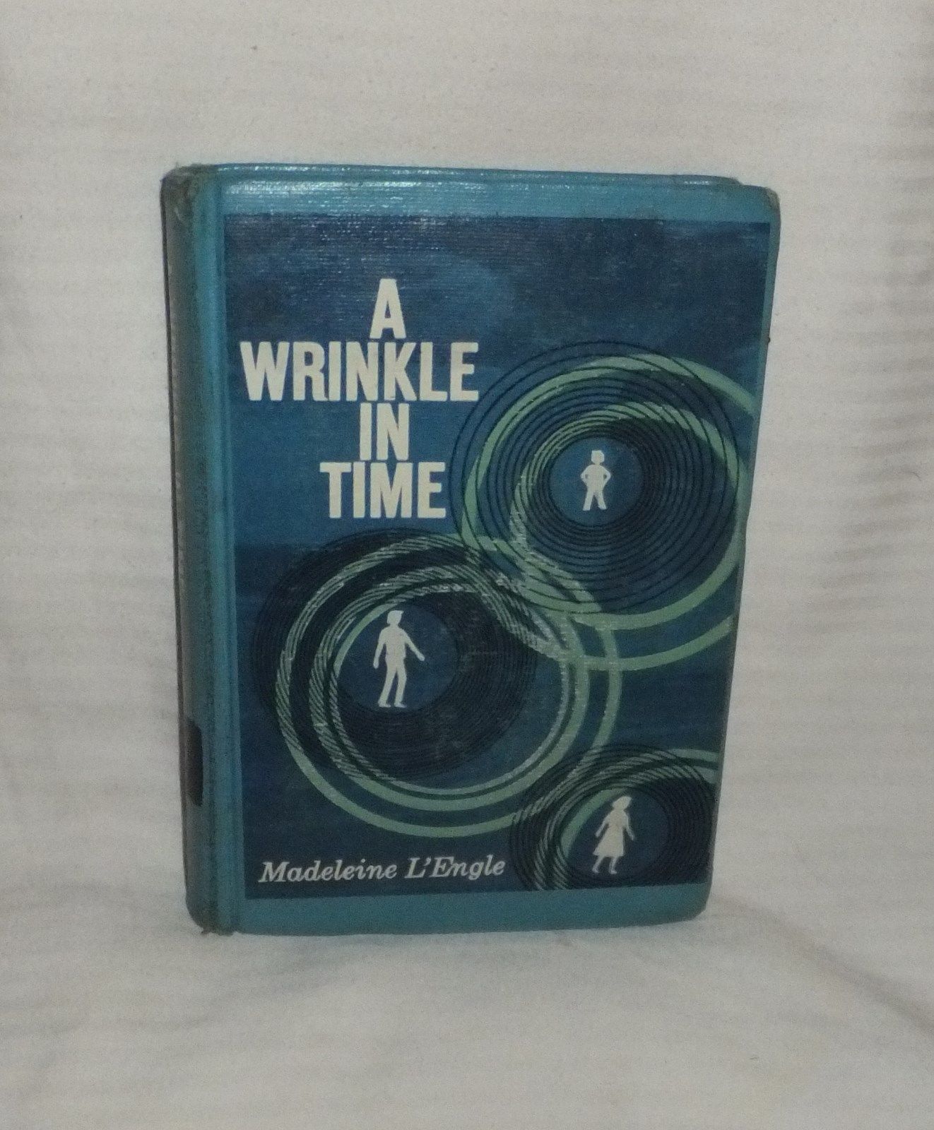 A Wrinkle In Time by Madeleine L''Engle 1963 3rd Printing 1962 Newberry