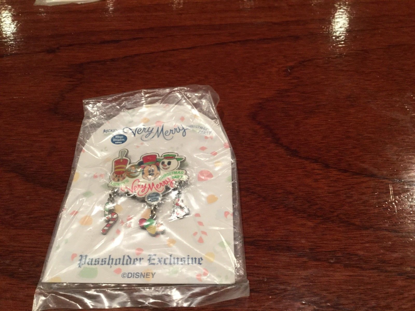 disney pin mickeys very merry Christmas party pin passholder mickey