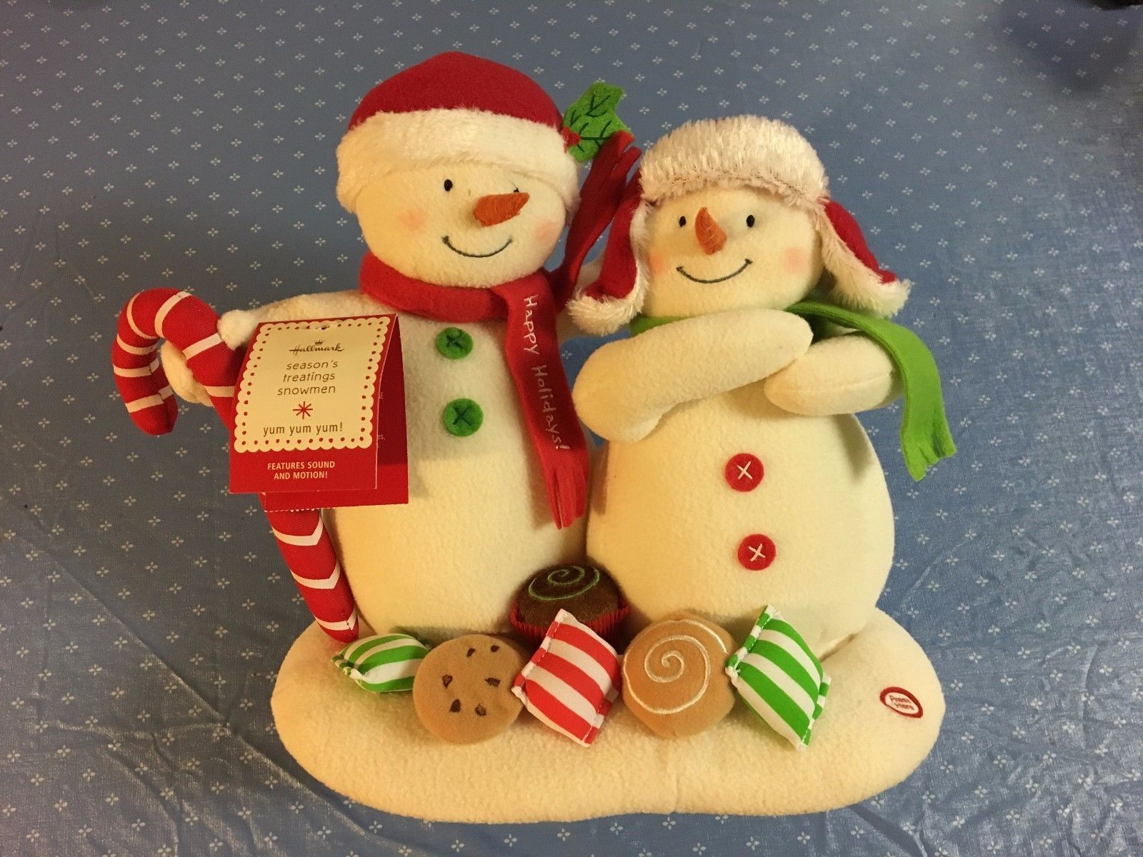 Hallmark Seasons Treatings Snowmen Animated Singing Plush 2008
