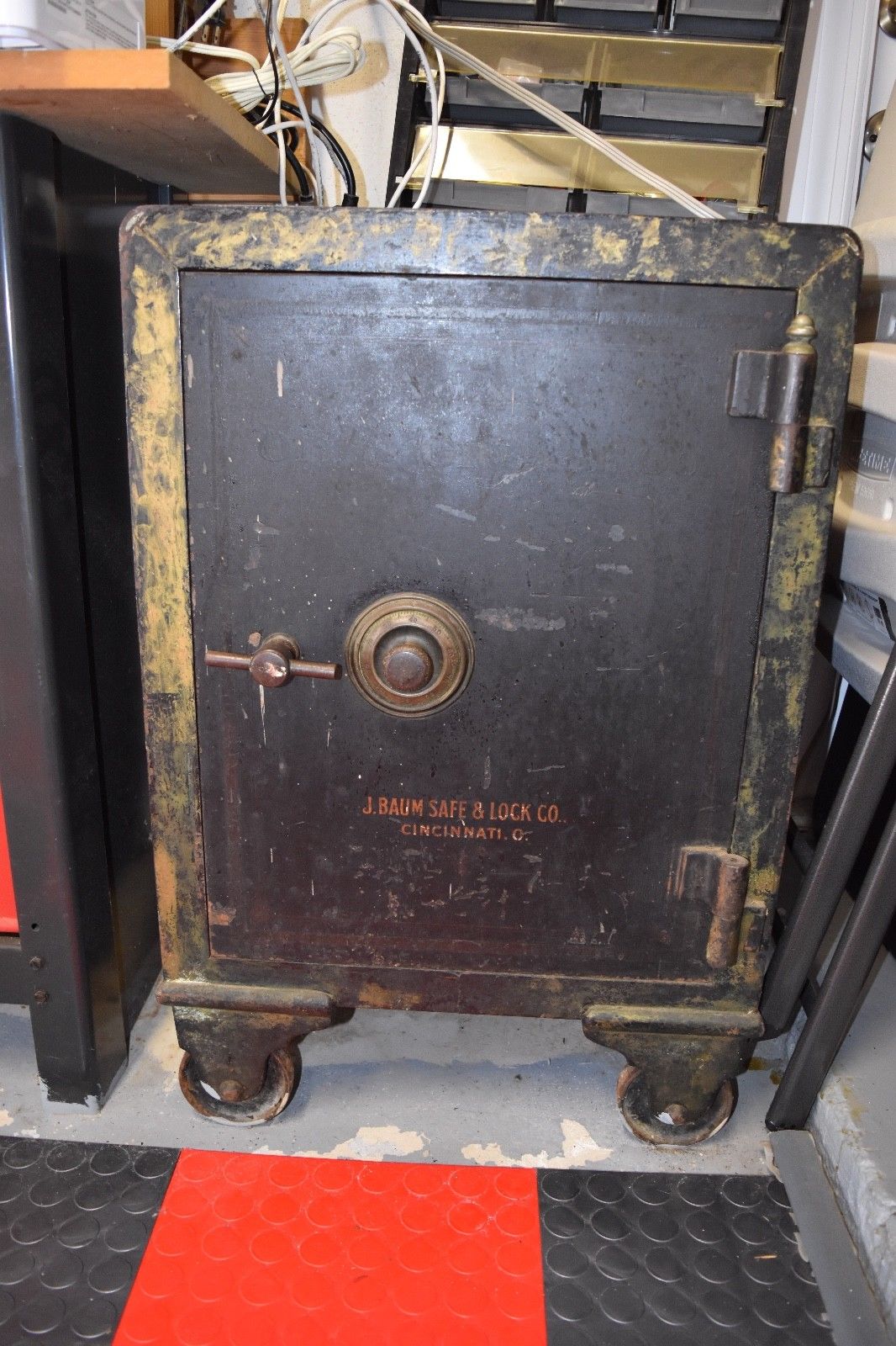 Antique Safes -- Antique Price Guide | Antique safe 