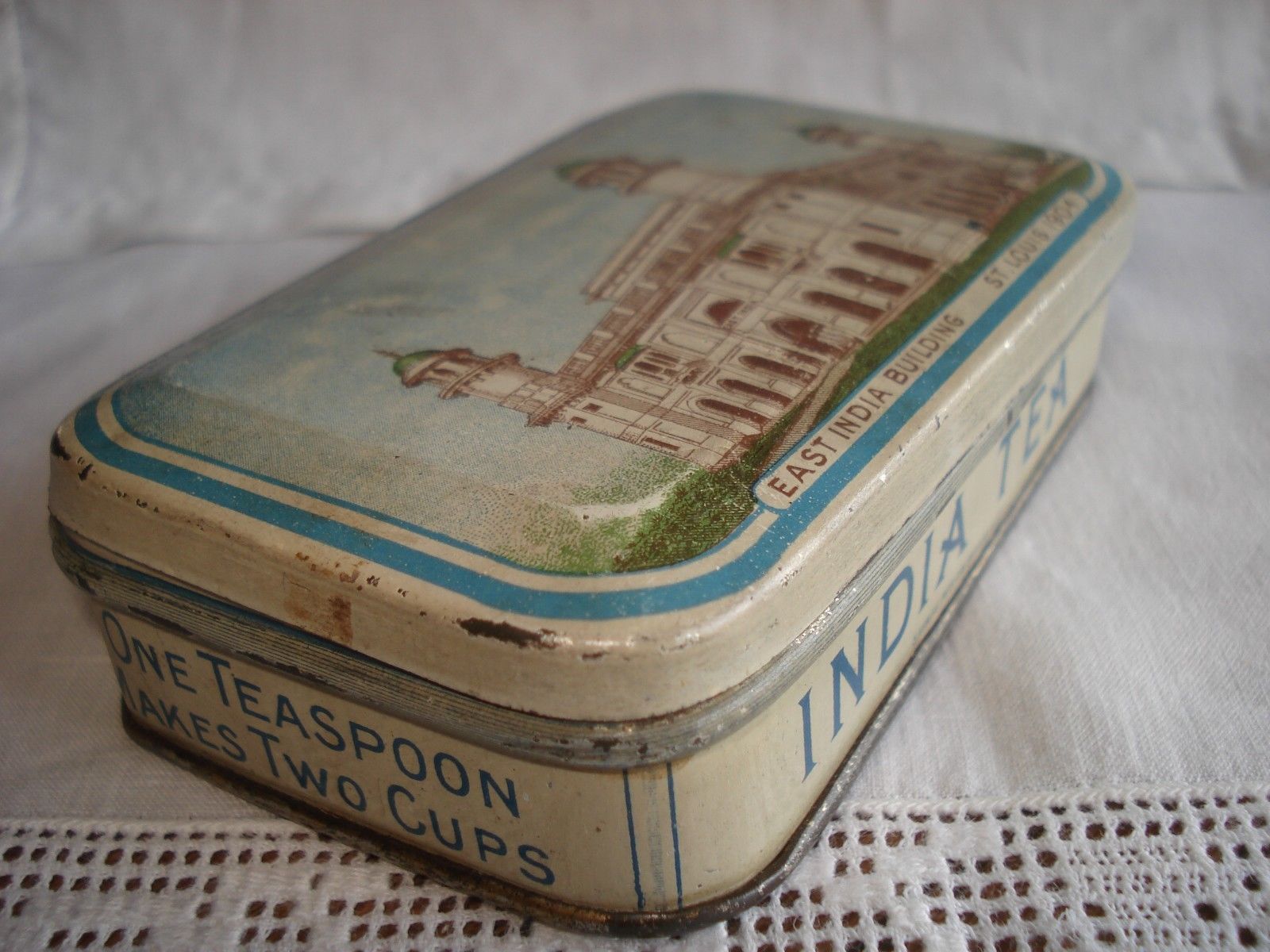 1904 ST LOUIS INDIA TEA TIN EAST INDIA BLDG SAVAGE MFG HINGED BOX 