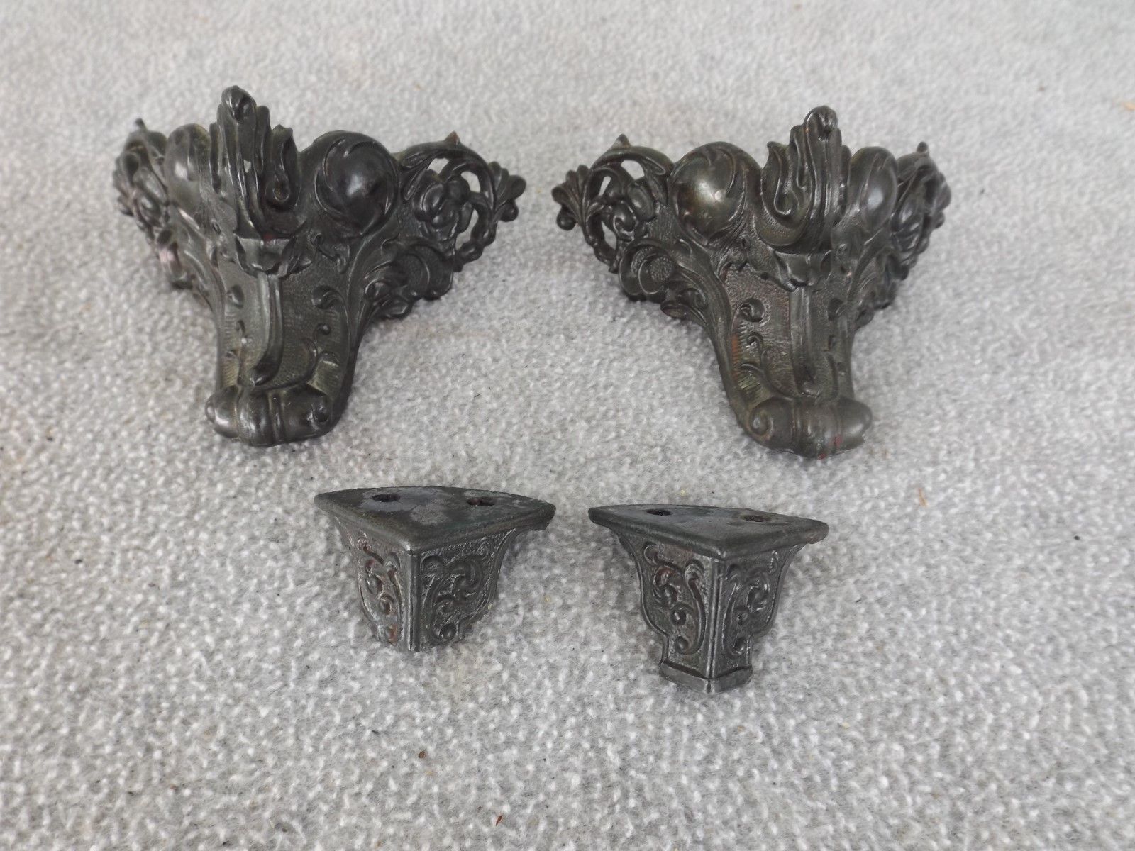 OLD ANTIQUE SESSIONS MANTLE SHELF CLOCK FEET TRIM / ORNAMENT CLOCK