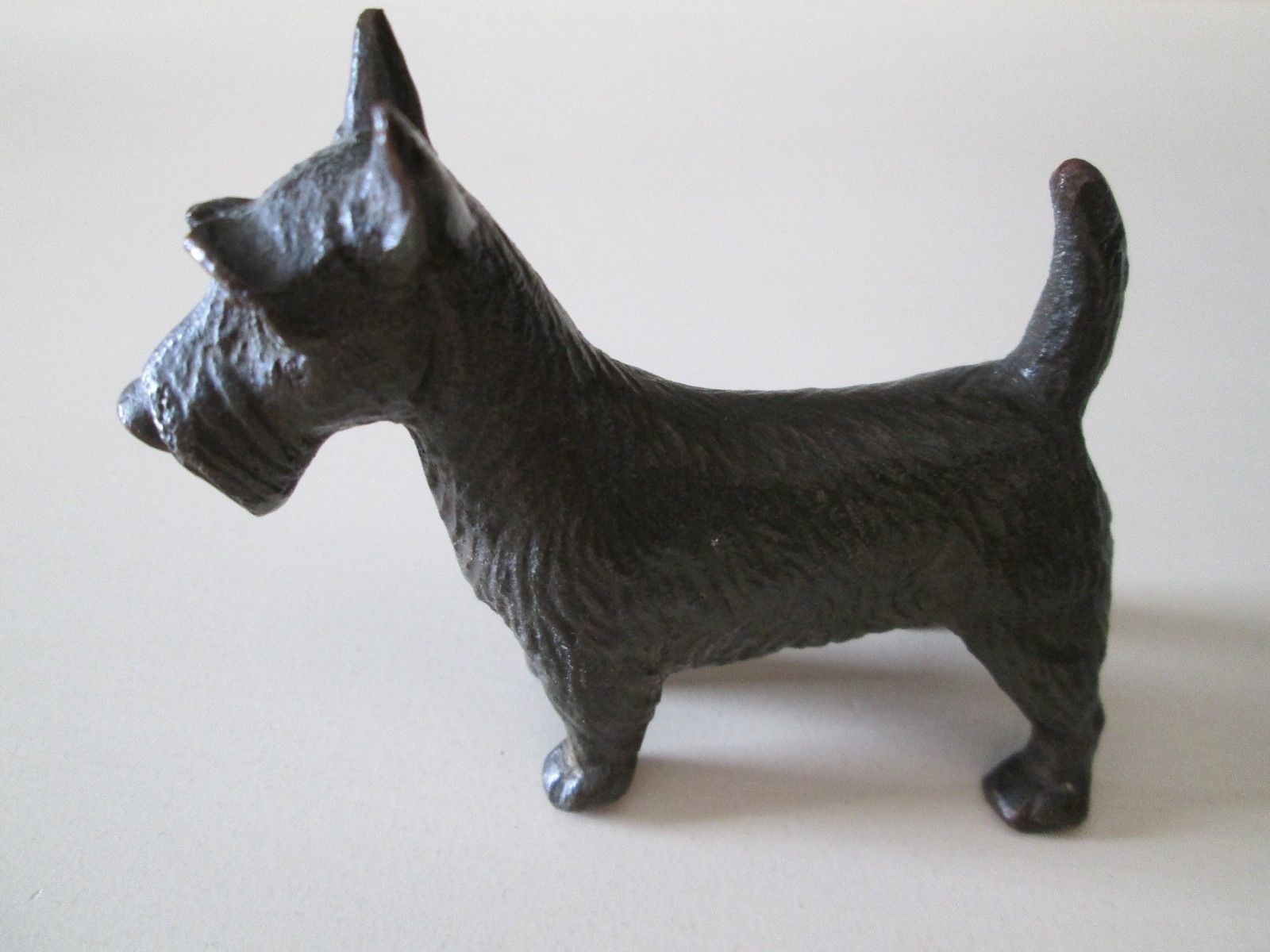 scottie statue