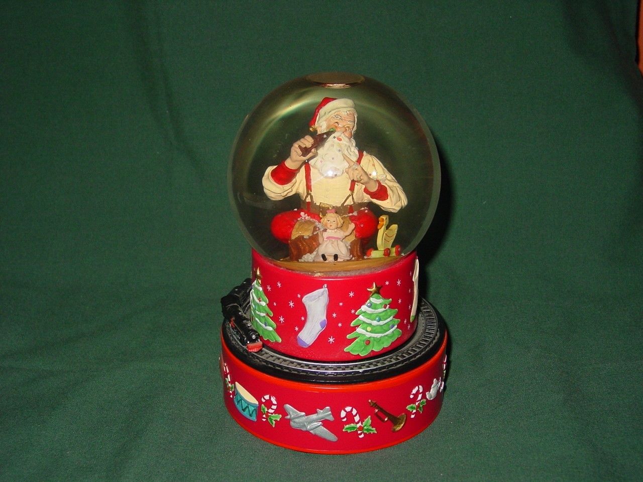 SNOW GLOBE MUSIC BOX COCA COLA SANTA WITH TRAIN RETIRED HALLMARK