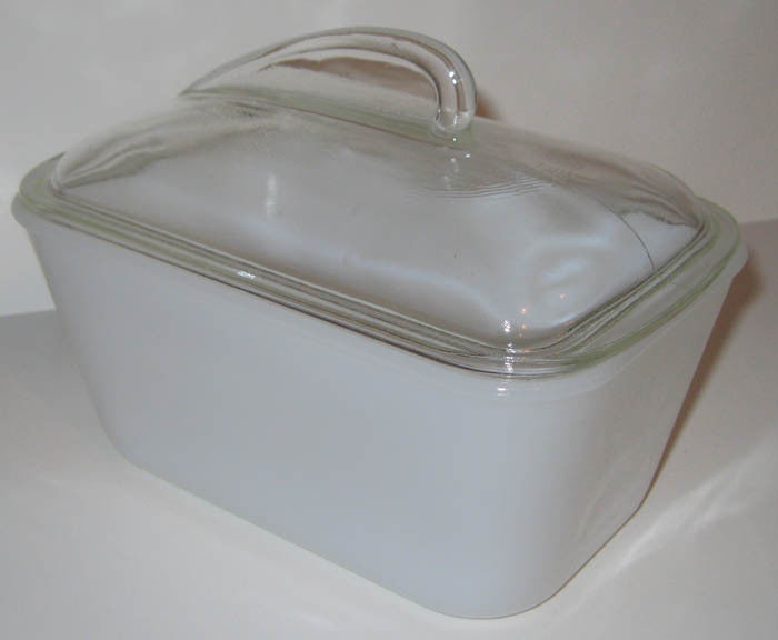 Vintage GlasBake White Milk Glass Refrigerator Dish w/Clear Glass Lid 1