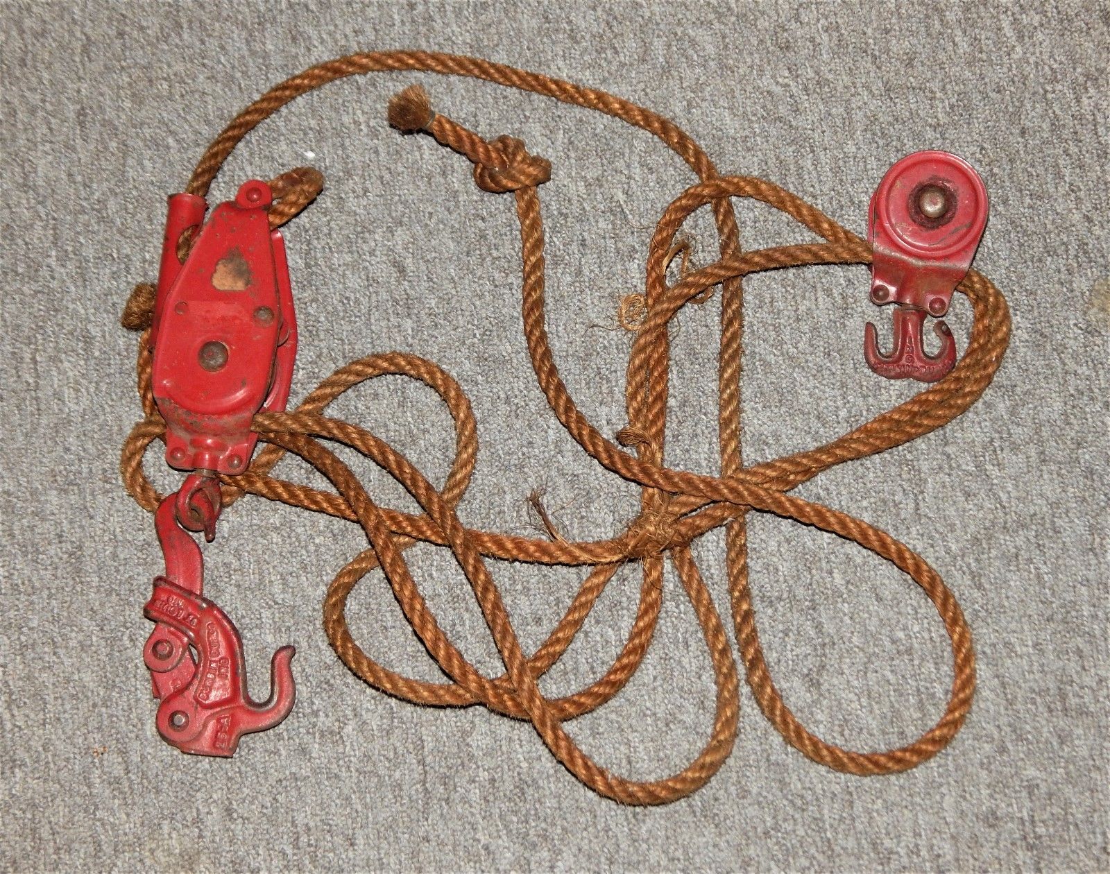 VINTAGE DURBIN DURCO FENCE STRETCHER, HOIST PULLEY WITH ROPE Antique