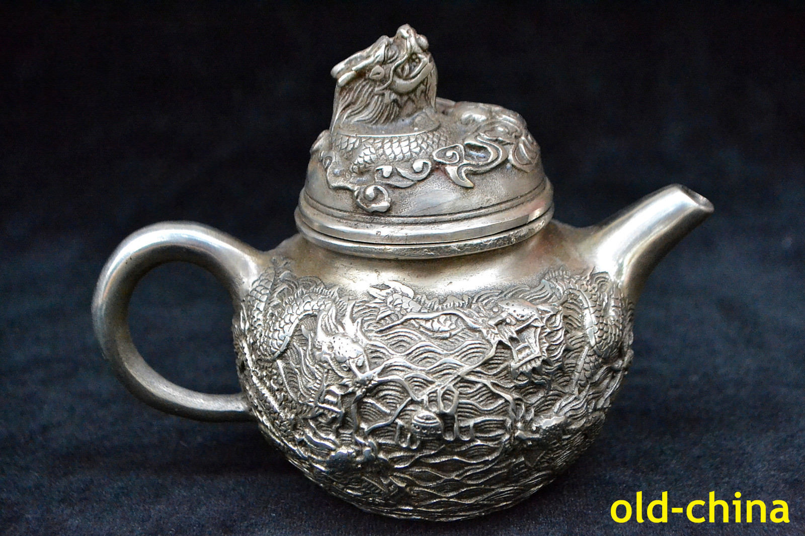 Collectible Chinese handwork Old Tibet Silver dragon big relief Teapot