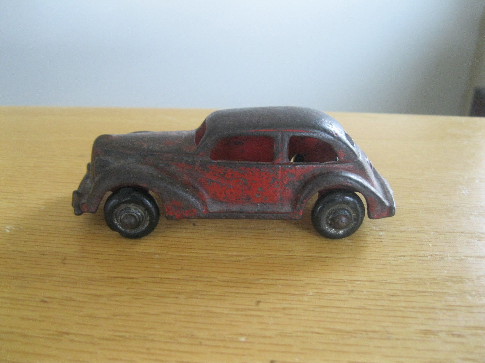 Antique 1930 s ARCADE Cast Iron Toy Car red SEDAN COUPE USA Hubley 4 