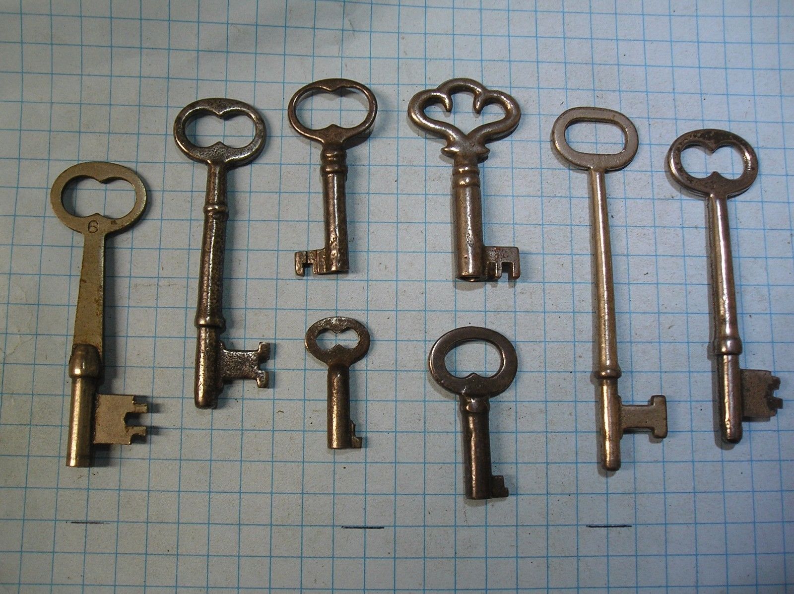 LOT OF 8 ANTIQUE SKELETON, FURNITURE, BARREL, AND OLD LOCK KEYS