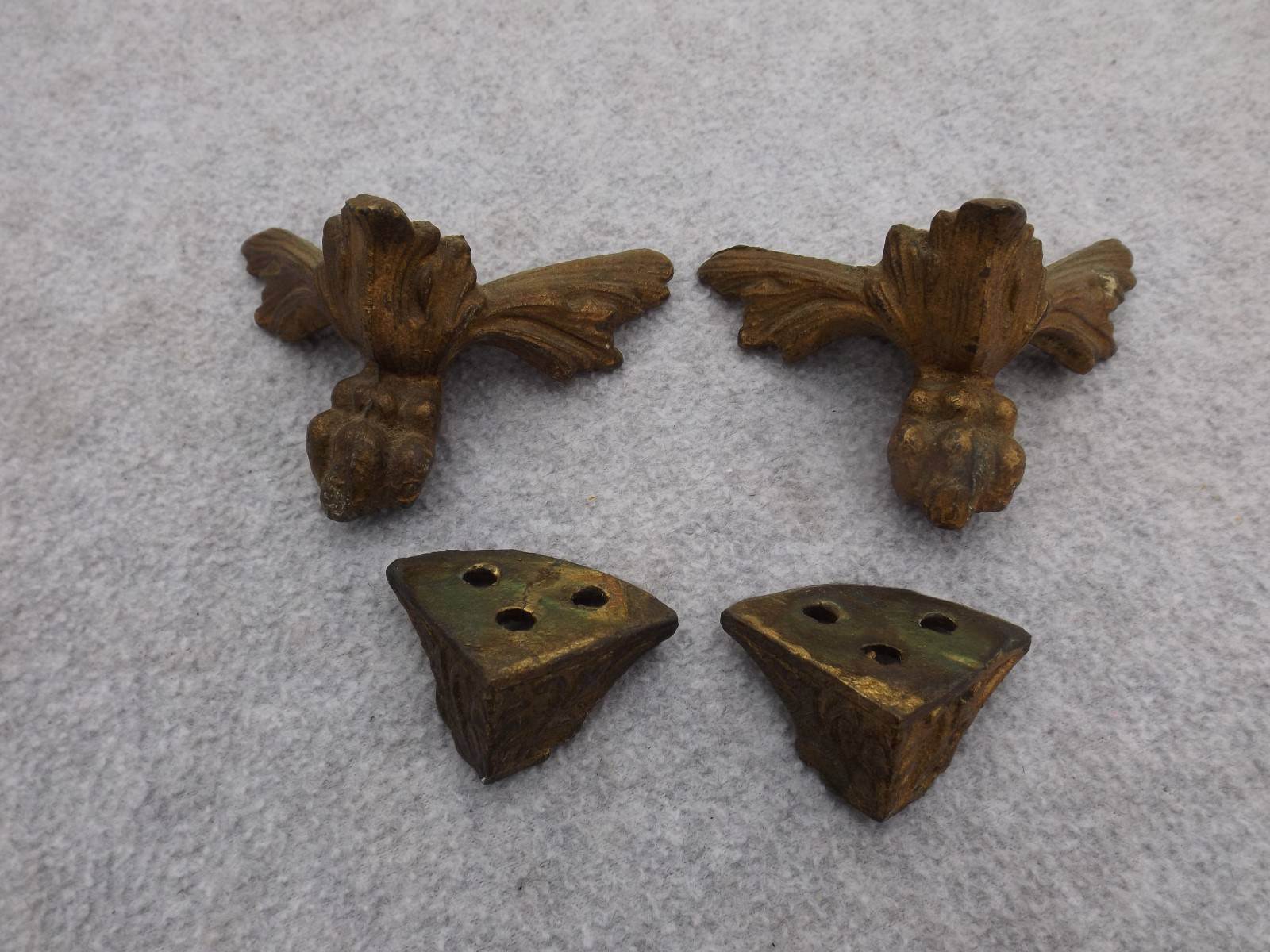 OLD ANTIQUE MANTLE SHELF CLOCK CLAW FEET TRIM ORNAMENT CLOCK PARTS SET