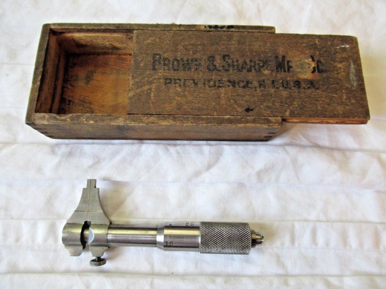Vintage Brown & Sharpe Micrometer Tool No. 250 with Wooden Box