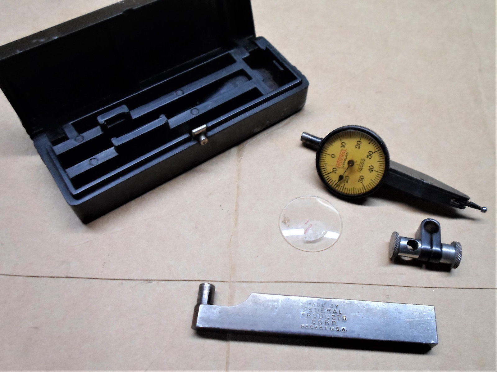 VINTAGE FEDERAL MACHINIST DIAL INDICATOR GAGE WITH ATTACHMENTS