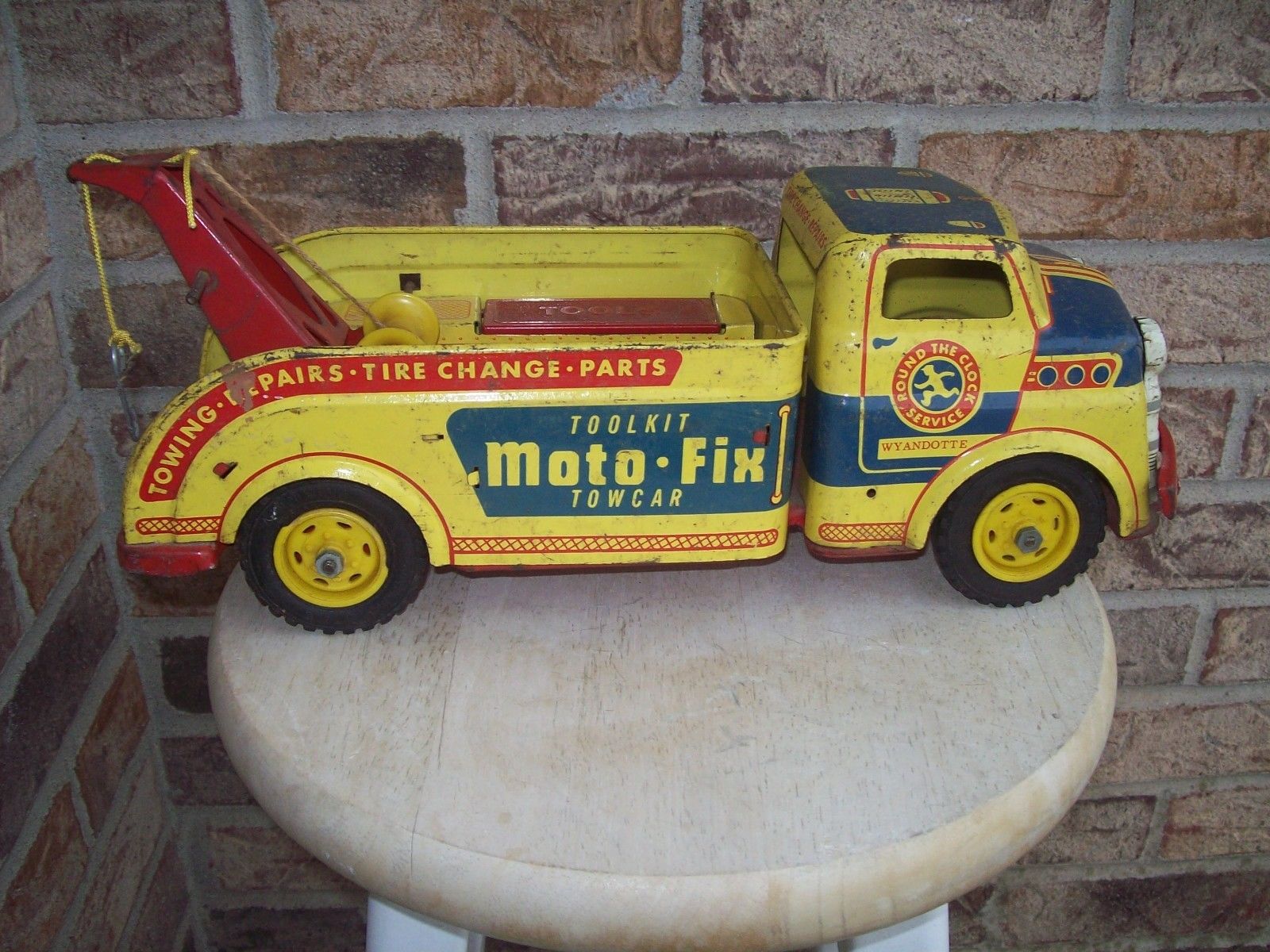 vintage toy tow trucks