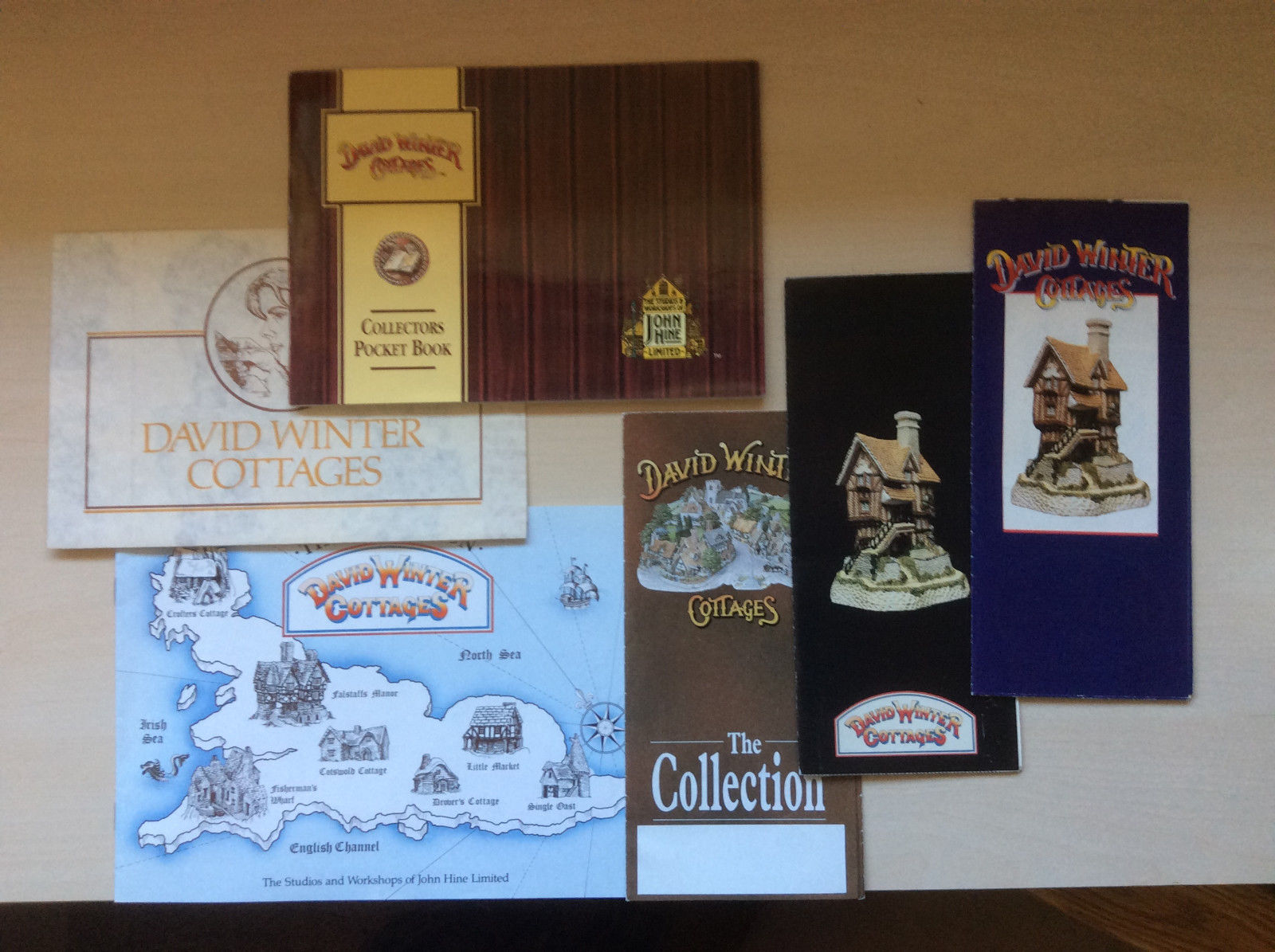 David Winter Cottages Collectors Pocket Book Collectors