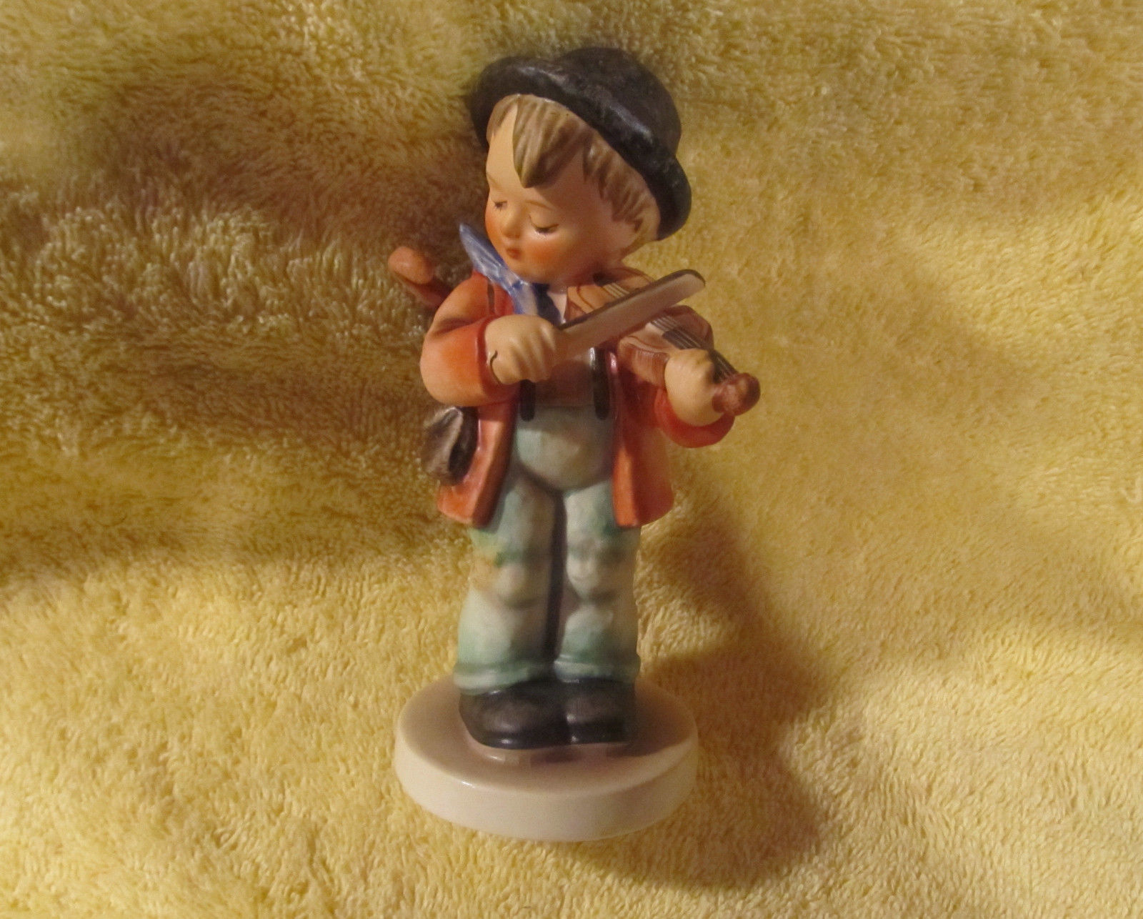 hummel boy with violin