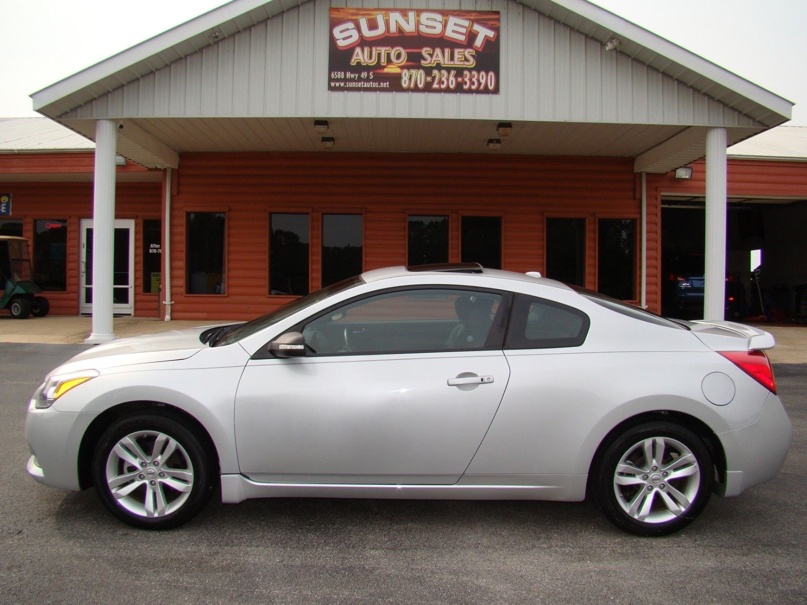 2013 Nissan Altima 2013 Nissan Altima Coupe Only 10 000 Miles