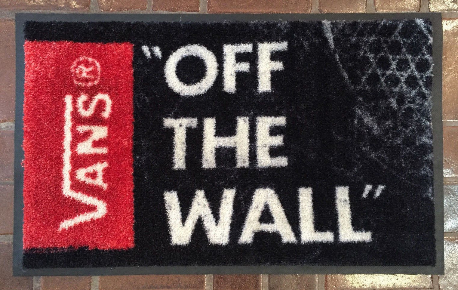 vans off the wall floor mat