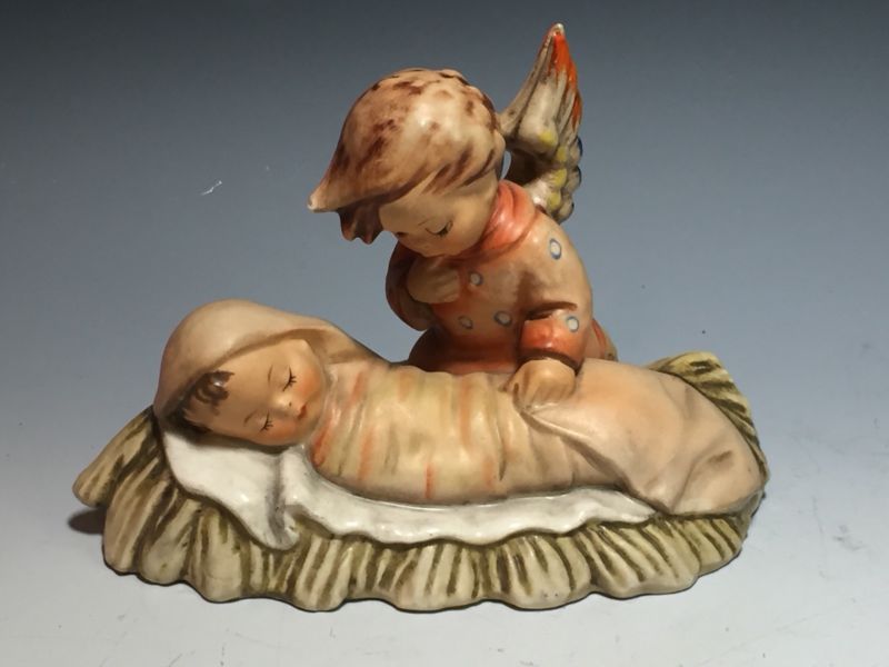 Solformørkelse overraskende stabil Vintage Hummel Angel Watching Baby Jesus 25 Full Bee Candle Holder --  Antique Price Guide Details Page