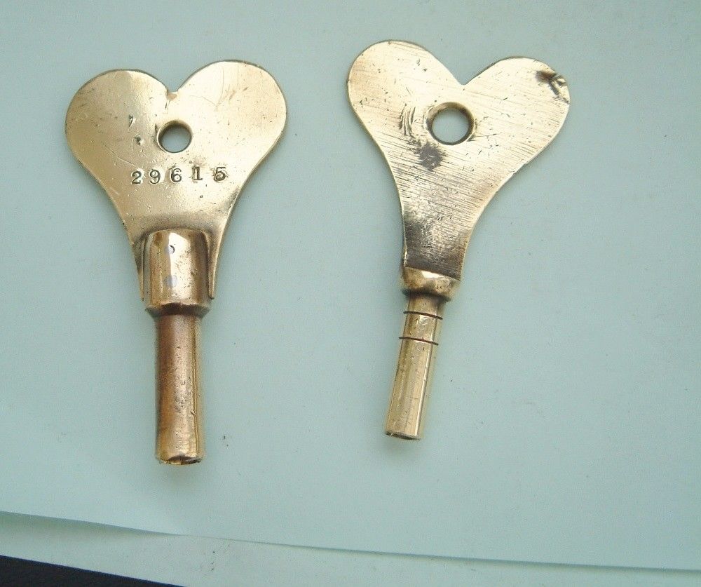clock makers Antique Fusee Clock Kidney shaped winder keys cranks super