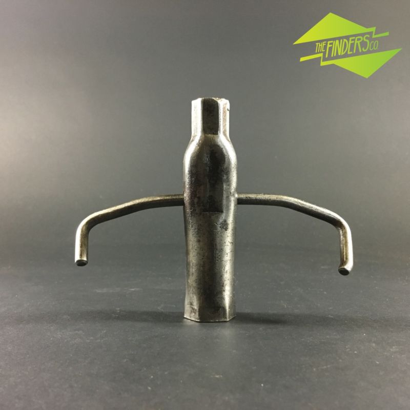 VINTAGE VICTA 18 ROTOMO LAWN MOWER SPARK PLUG BOX SPANNER WRENCH TOE