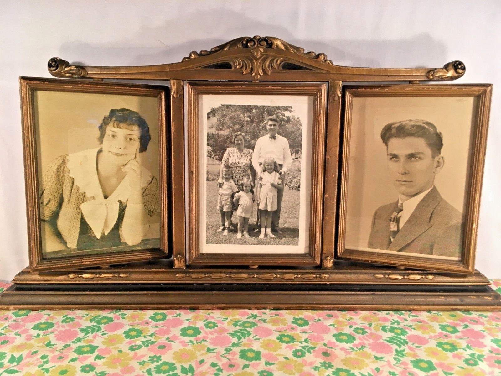 1920''s Antique Tripple Swing Picture Frame Art Deco Design with Gilded