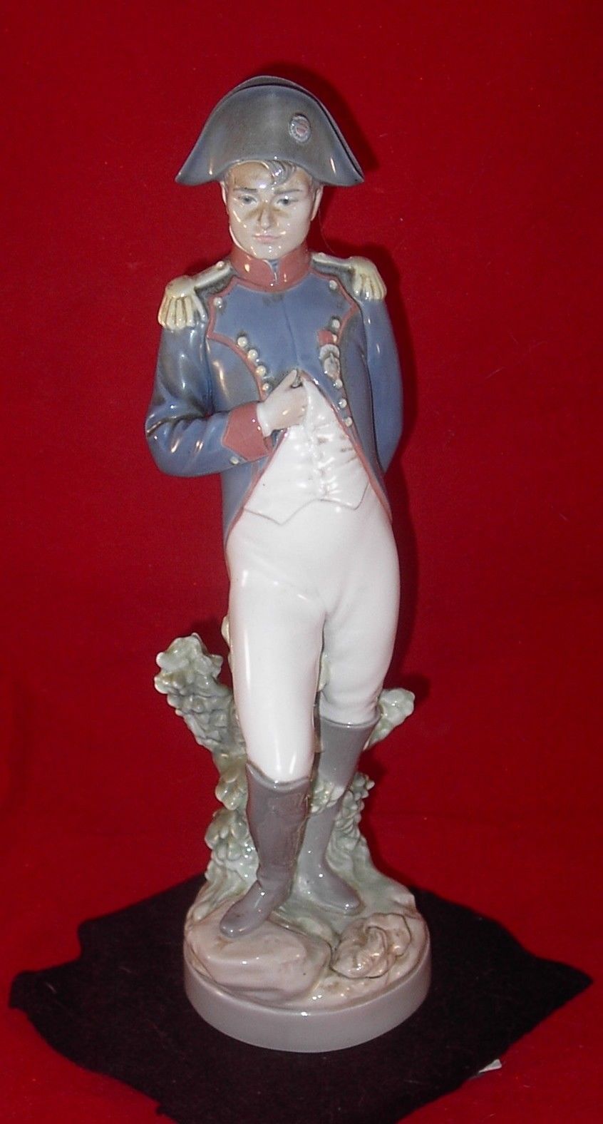 LLADRO NAPOLEON BONPARTE #5338 -- Antique Price Guide Details Page