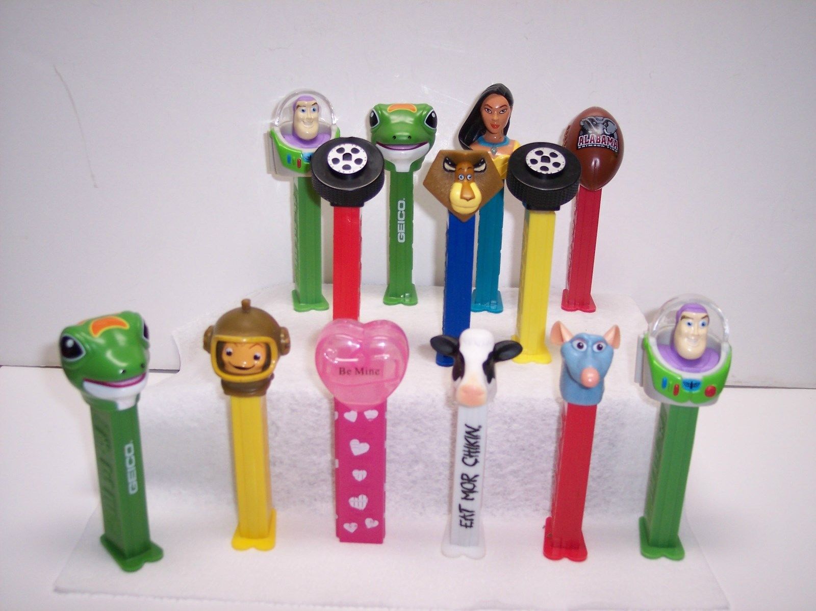 porg pez dispenser