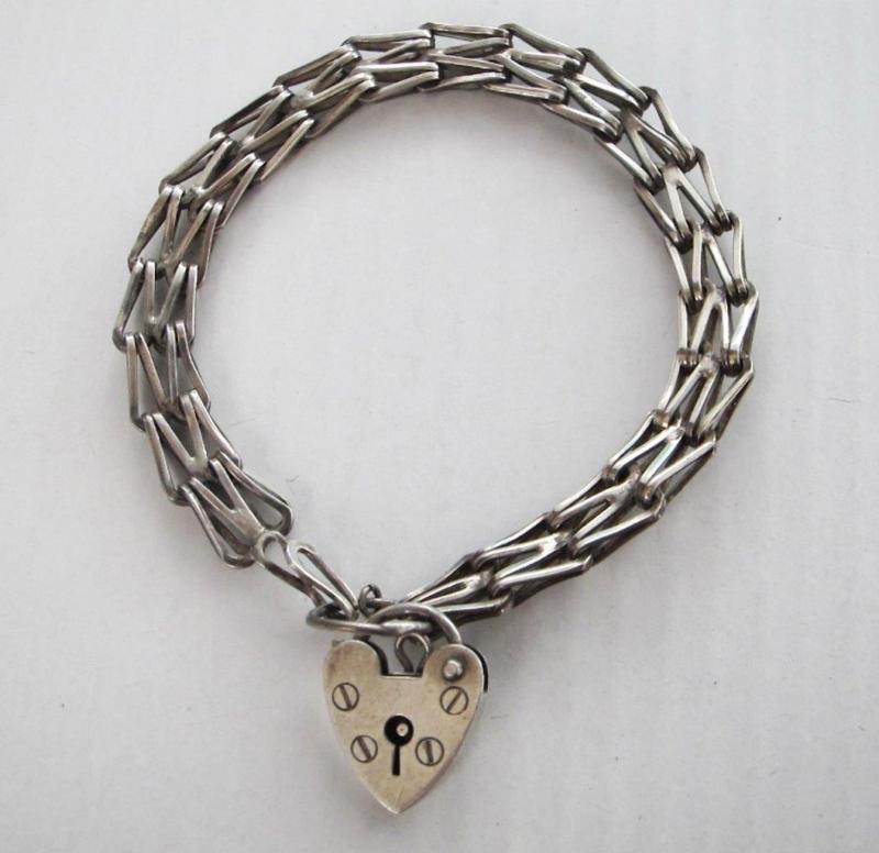 BEAUTIFUL VINTAGE STERLING SILVER CHAIN LINK PADLOCK BRACELET Antique Price Guide Details Page