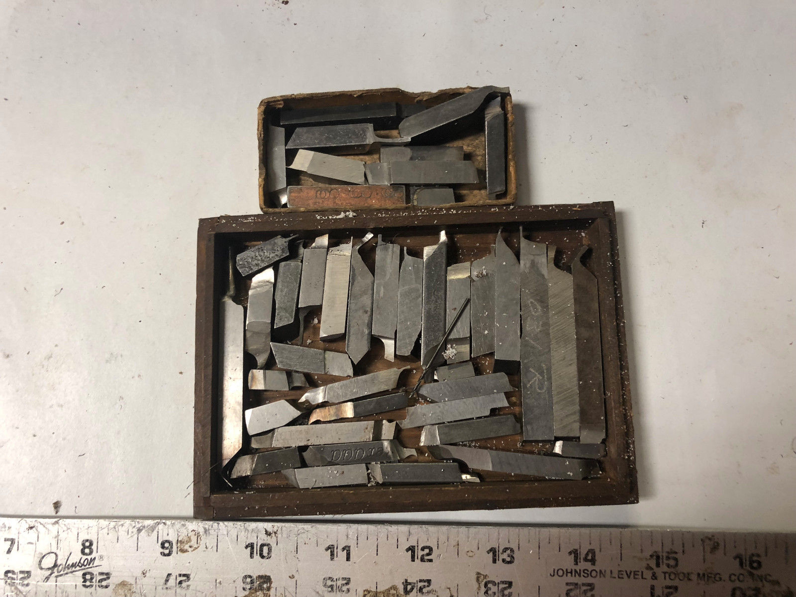 MACHINIST South Bend Atlas LATHE MILL 2 Containers of Lathe Cutting