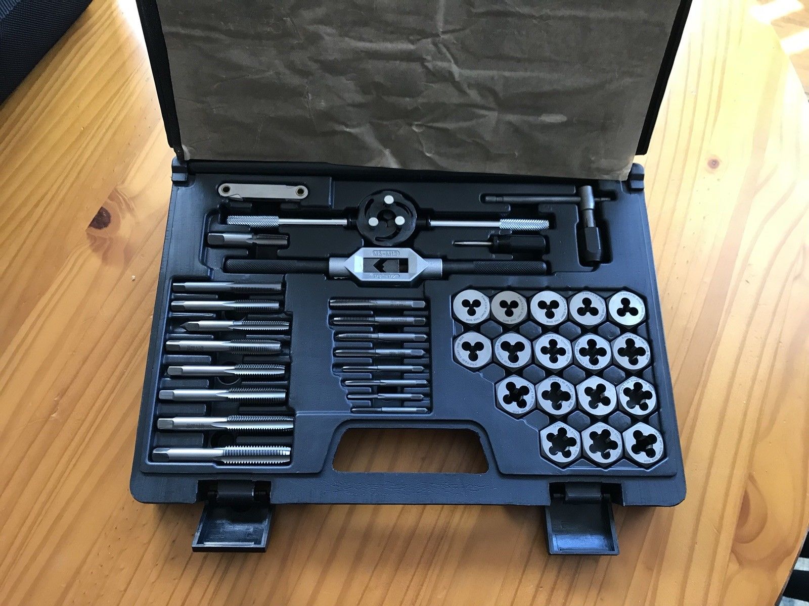 NAPA 55511 39 pc Metric Tap & Die Set w/Case Antique Price Guide