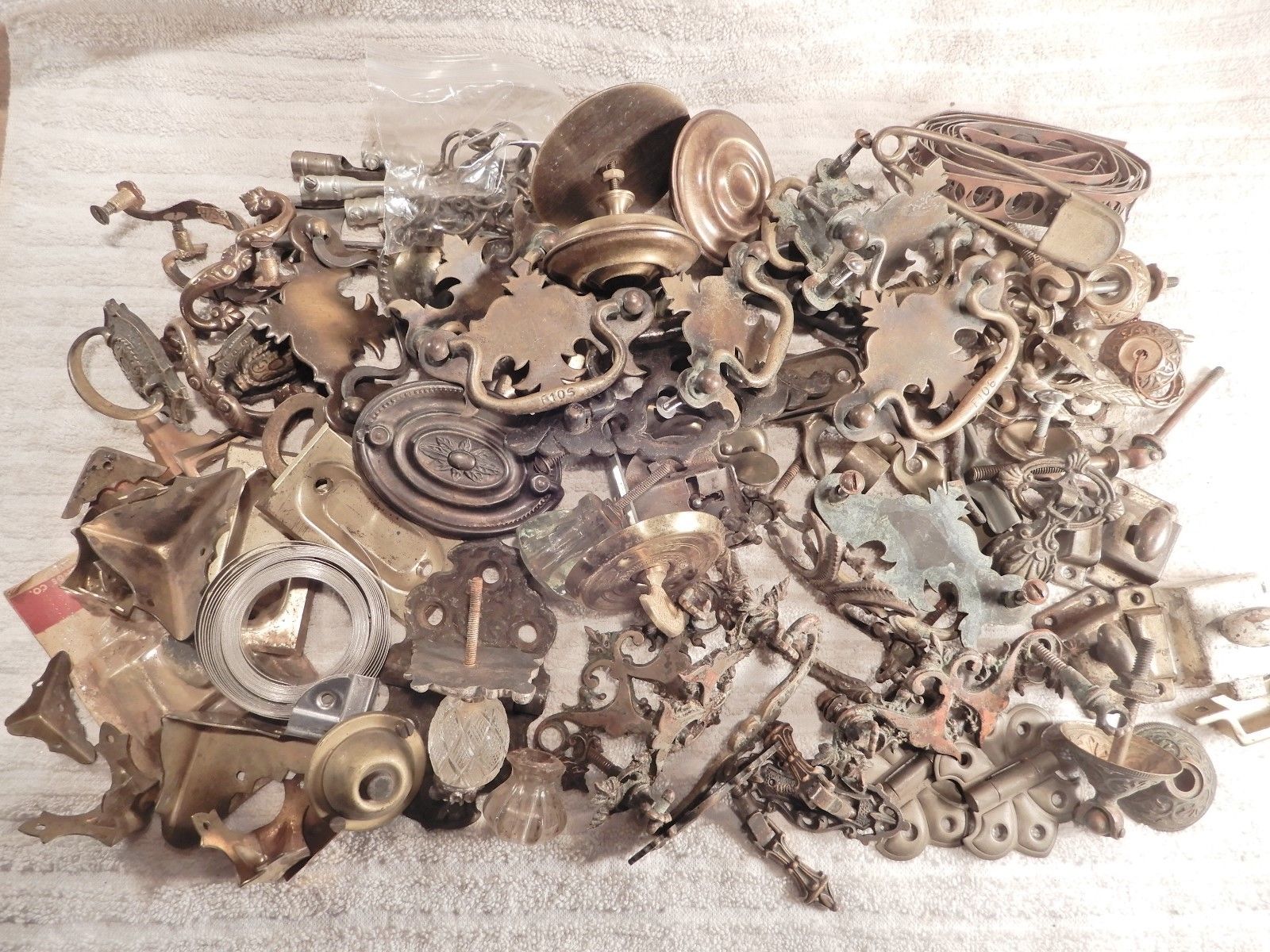 Antique Vintage Furniture Drawer Pull Door Handle Hardware Parts