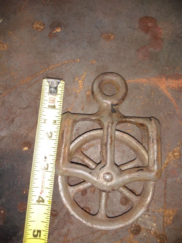 Vintage Small Ornate Cast Iron Pulley Farm, Barn, Hay, Antique Pulley