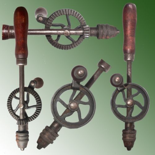 ANTIQUE SMALL EGGBEATER CLOCK MAKERS HAND DRILL WITH A 3 JAW 3/16 CHUCK