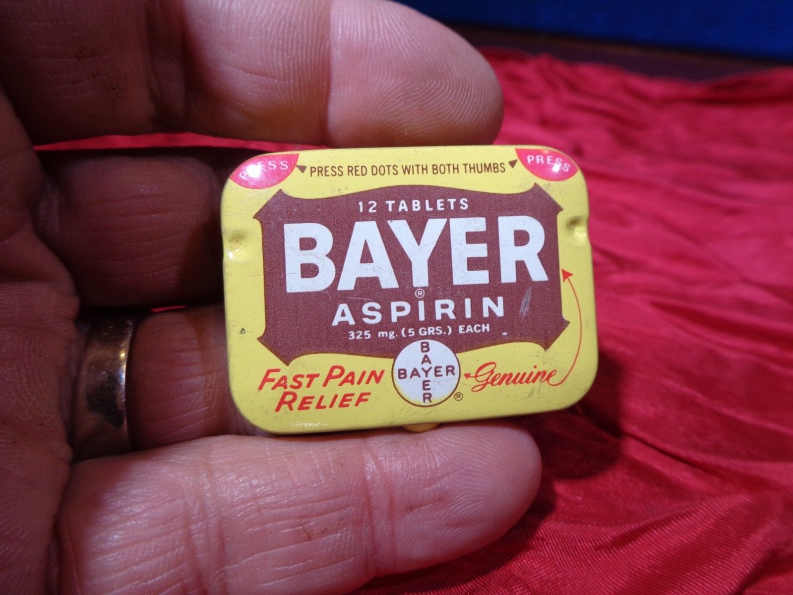 Vintage Advertising Miniature Tin *BAYER ASPIRIN* Antique Price Guide Details Page